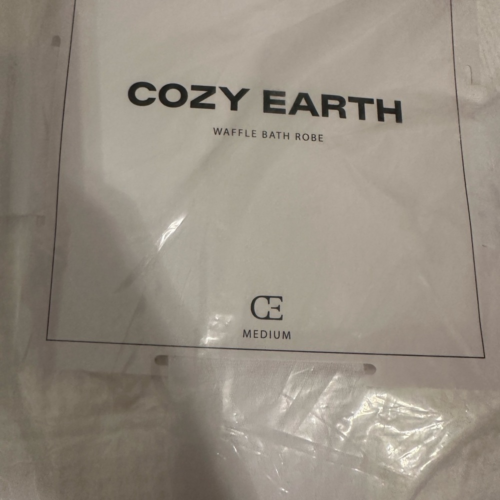 Cozy Earth White Waffle Bath Robe - Picture 2 of 3